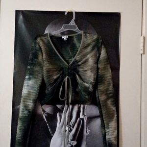 Green pattern front tie crop top